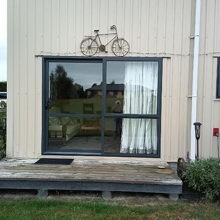 Apartamento Flying Plate Saloon Waimate Exterior foto
